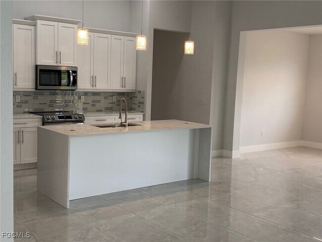 Foto del edificio - 702 NW 2nd Ln