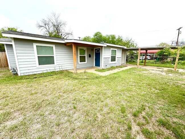 Building Photo - **APPLICATION RECEIVED** MUST SEE! GORGEOU...