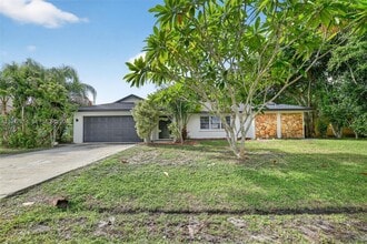 Building Photo - 770 SE Hollahan Ave