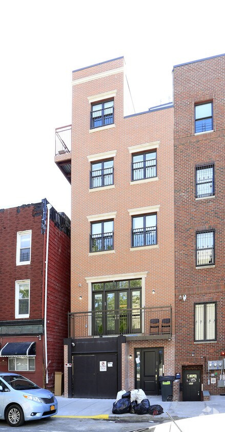 Primary Photo - 199 Franklin Ave