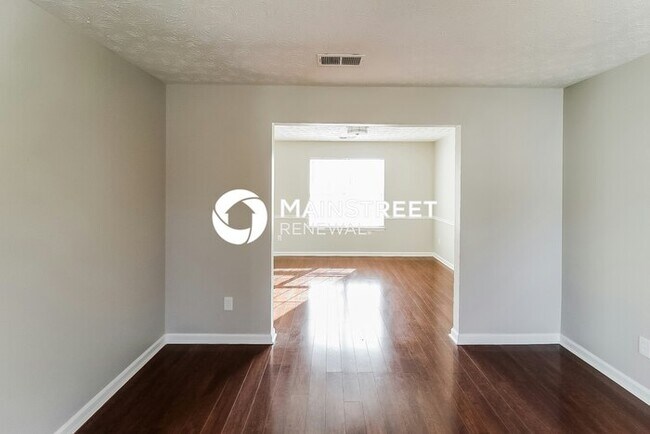Foto del edificio - 4 Bedroom Pet-Friendly Home in Decatur, GA with Main Street Renewal