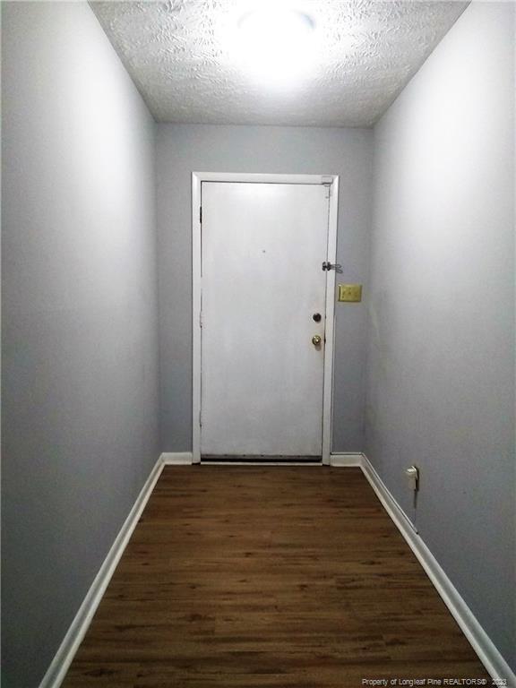 Foto del edificio - 6848 Fern Creek Pl