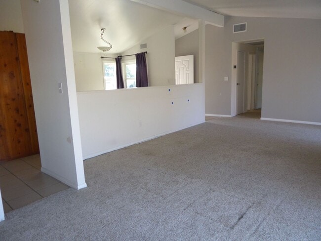 Building Photo - Great family home with big backyard.