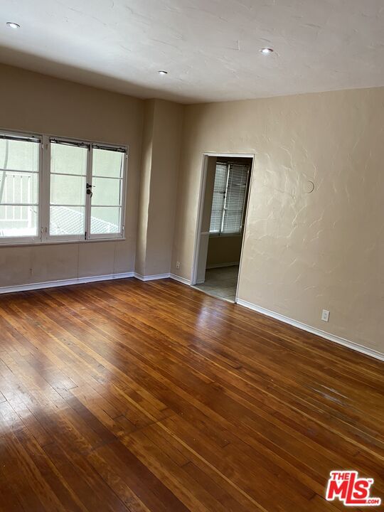 Foto del edificio - 476 Landfair Ave