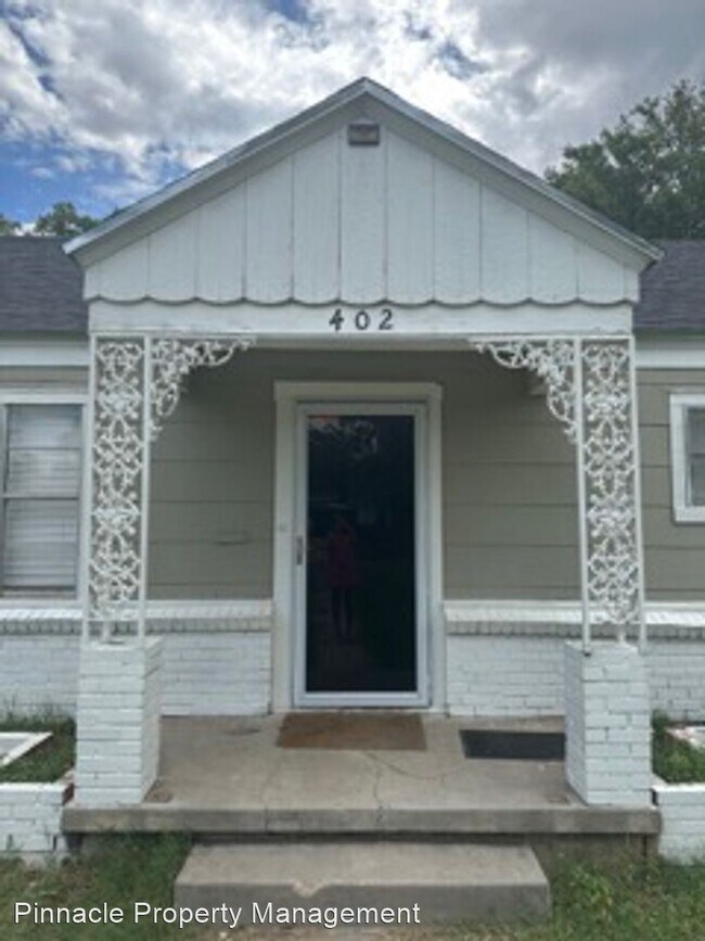 Building Photo - 3 br, 3 bath House - 402 S Van Buren