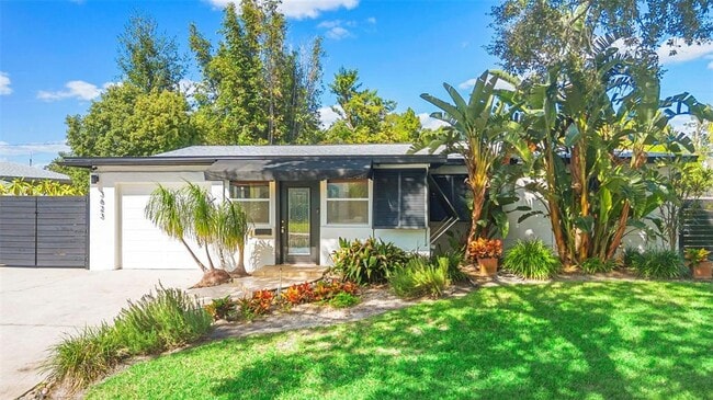 Foto del edificio - 3623 Chelsea St