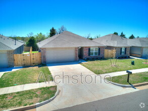 Building Photo - 1308 Dustin Dr