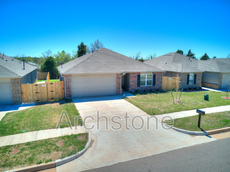 Primary Photo - 1308 Dustin Dr