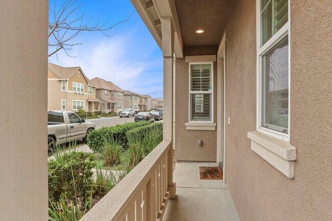 Foto del edificio - 3920 Purple Finch Ln