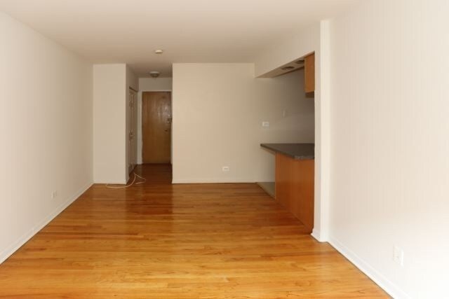 Foto del edificio - 533 W Aldine Ave