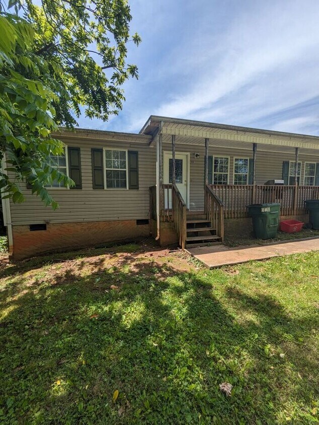 Foto principal - 2BD/1BA Unit in HIckory