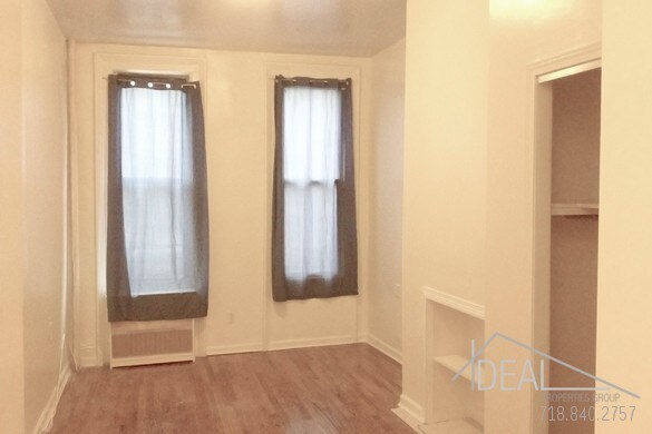 Building Photo - 114 Maujer St