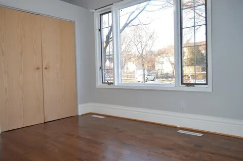 Building Photo - 648 Hyacinth Ave E