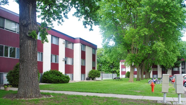 Building Photo - Glenwood Terrace