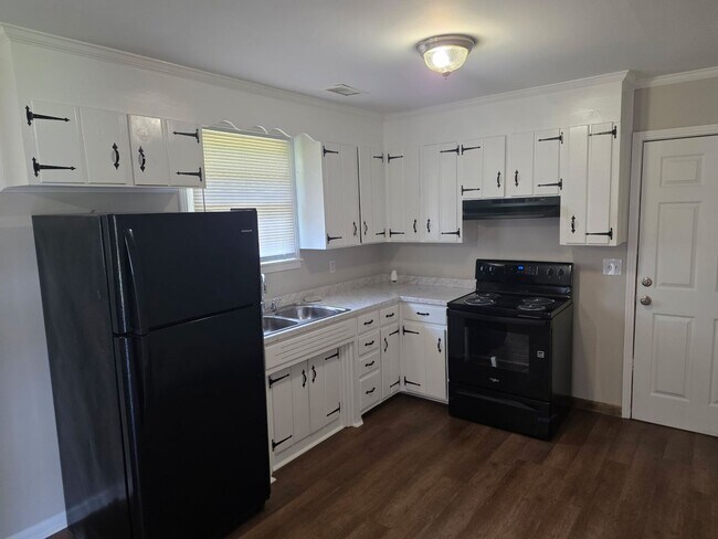Foto del edificio - Large split level in Nashville by Carter Rent To Own