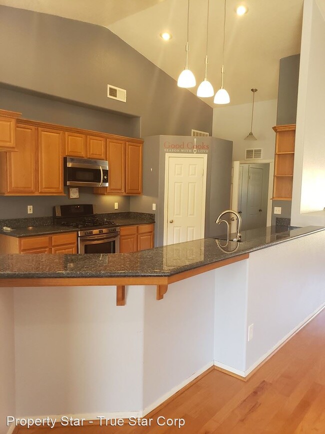 Building Photo - 4 br, 3 bath House - 23521 Lakeview Dr