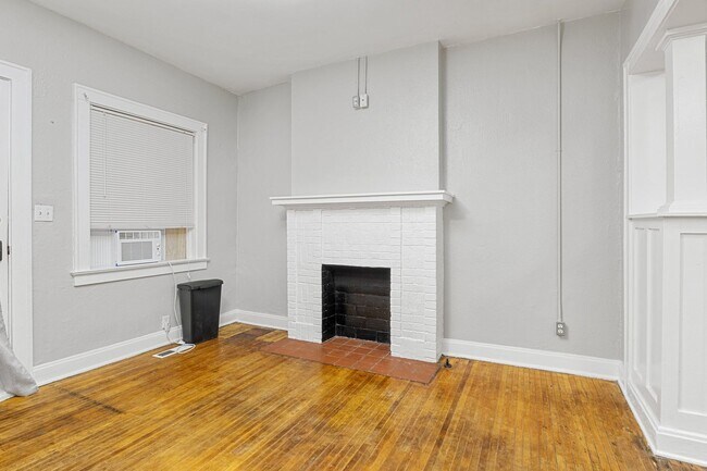 Foto del edificio - 5703 E Washington St