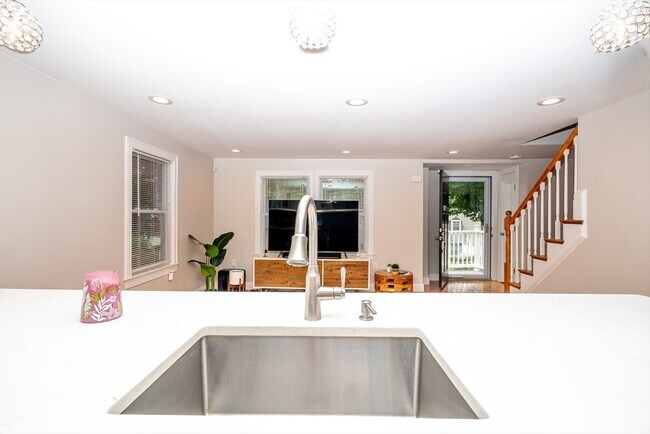 Foto del edificio - 592 Poplar St