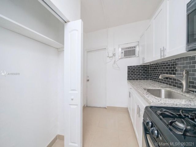 Primary Photo - 5807 SW 25th St
