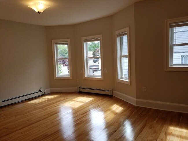 Building Photo - 231 Boston Ave