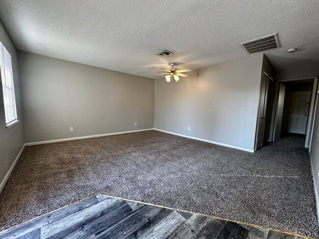 Building Photo - Paragon Apartments