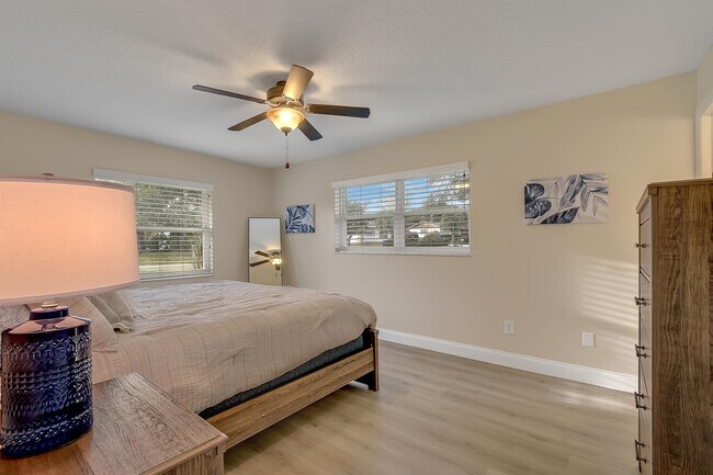 Foto del edificio - 406 Nervia Ct