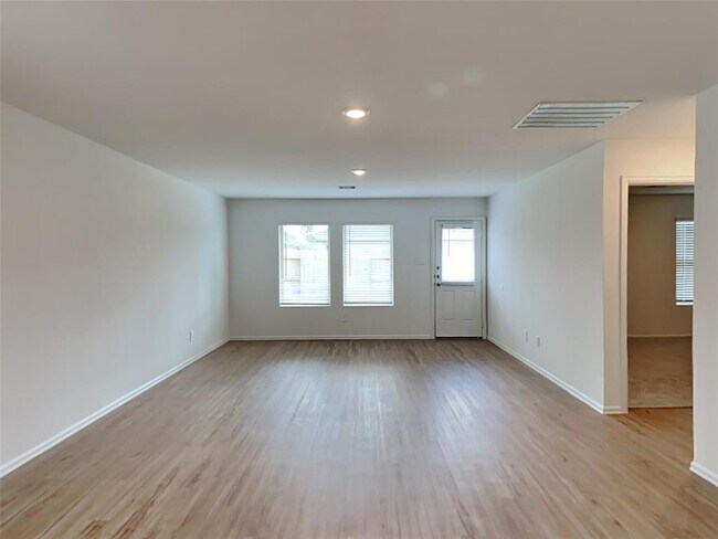 Foto del edificio - 3214 Holly Stokes Wy