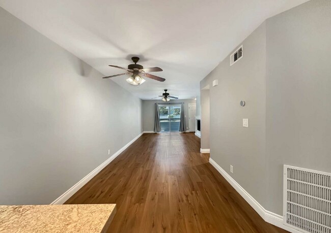 Foto del edificio - 26758 Claudette St