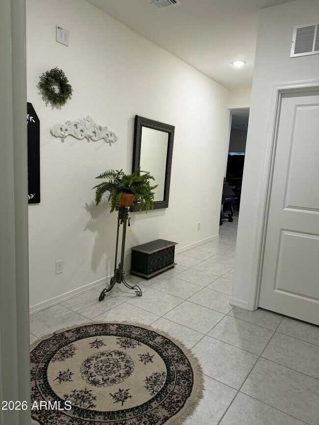 Foto del edificio - 24106 W Pecan Rd