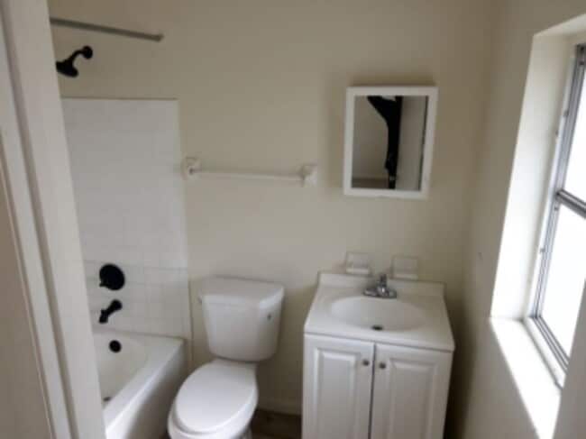 Building Photo - 2012 W Church St