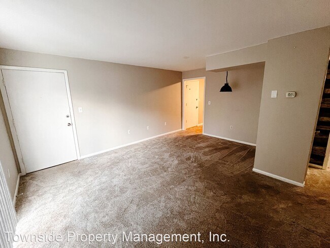 Foto del edificio - 2 br, 1 bath House - 311 Loudon Rd., Apt. 312