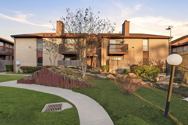 Building Photo - 12905 Woodforest Blvd