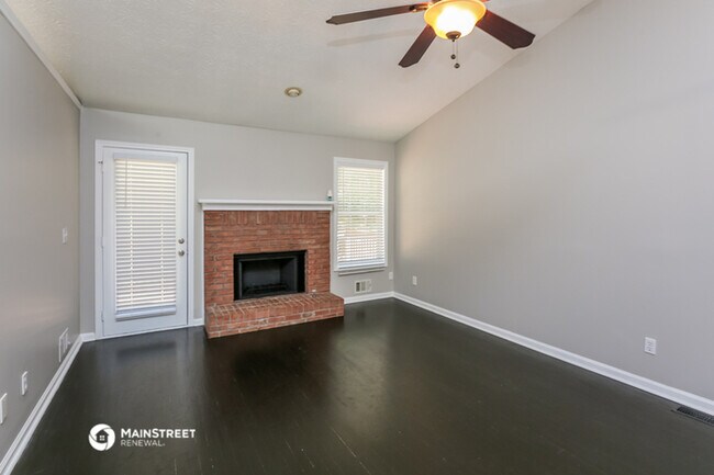 Building Photo - 5461 Bushnell Ct