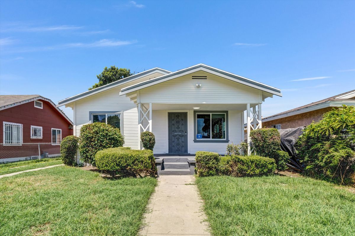 Foto principal - 1413 E 76th Pl