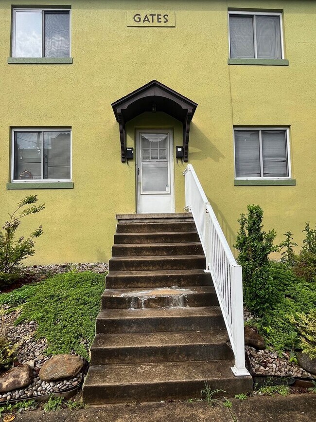 Building Photo - 1612 Franklin Ave