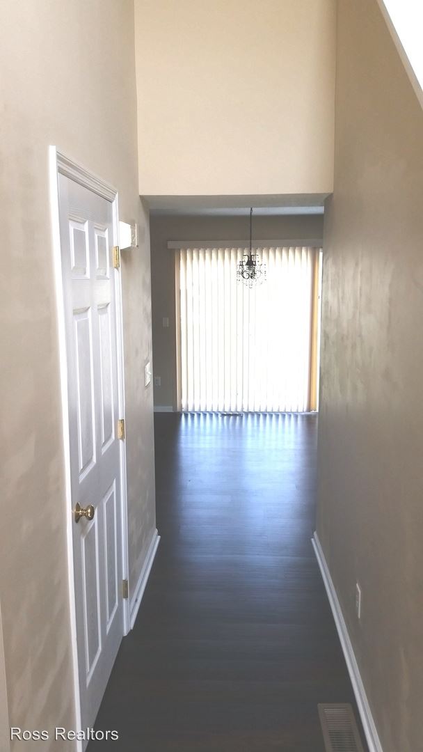 Foto del edificio - 8032 Crescent Dr