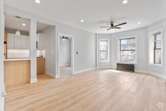Building Photo - 7510 N Eastlake Ter