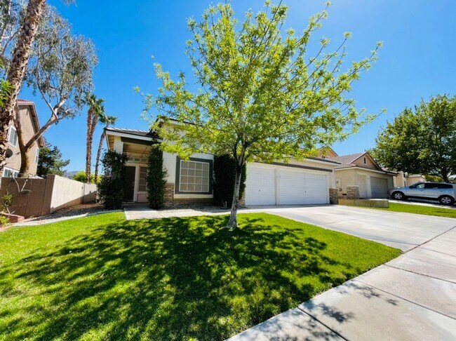 Building Photo - Single-story 4 Bed nestled in the desirable Green Valley Ranch!  3 Car Garage!