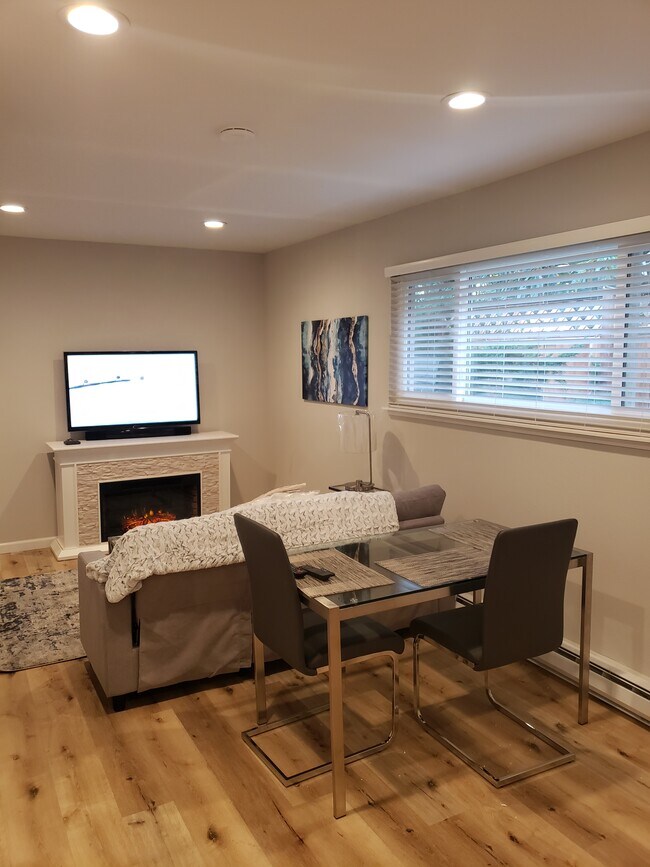 Foto del edificio - 2410 Waverley St