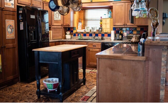 Foto del edificio - 1911 Shadow Bend Dr