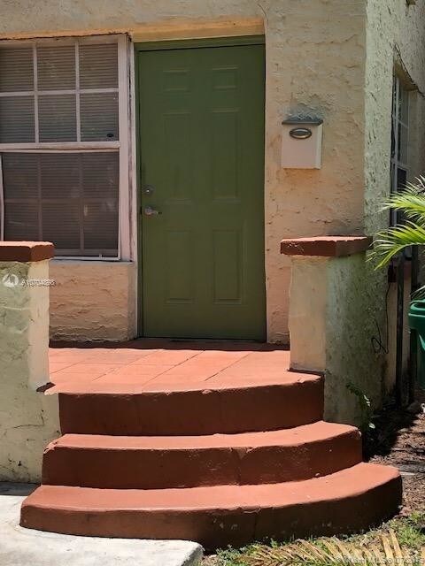 Building Photo - 1820 SW 11th Terrace