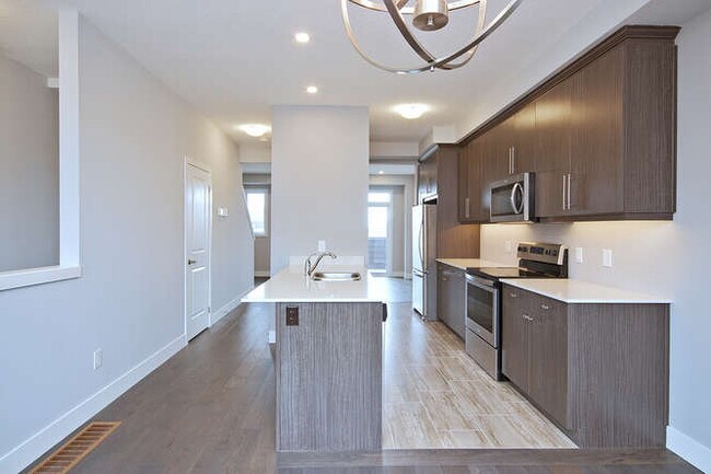 Building Photo - BEAUTIFUL THREE LEVEL THREE BEDROOM CONDO TOWNHOME IN MEADOWGATE