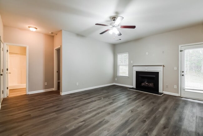 Foto del edificio - 6338 Oakwell Ct