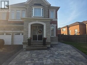 Building Photo - 42 Cranbrook Cres