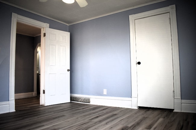 Building Photo - 6013 37th Ave