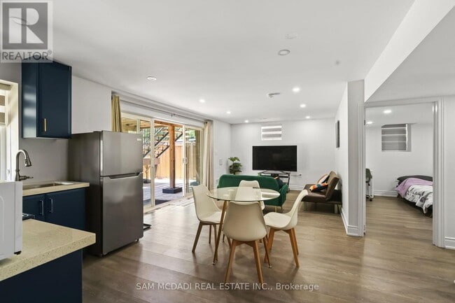 Building Photo - 837 Magnolia Tsse.