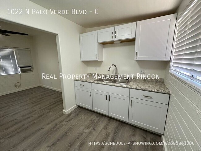 Foto del edificio - 1022 N Palo Verde Blvd