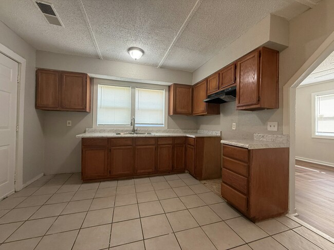 Building Photo - 3637 Winston Dr
