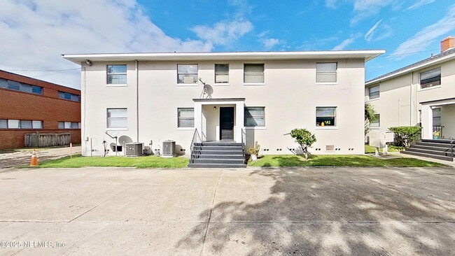 Building Photo - 1234 Lasalle St