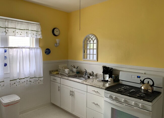Foto del edificio - 40 Bennett Ave